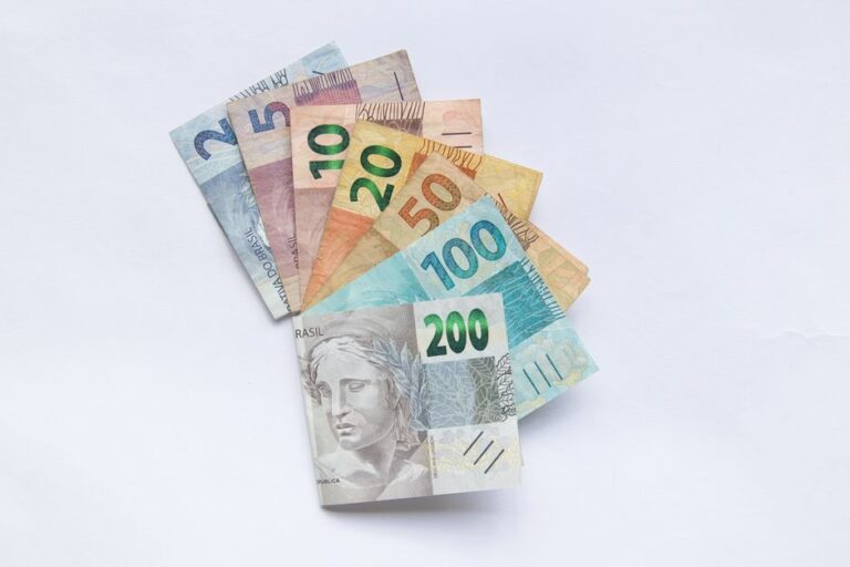 5 Aplicativos que Revolucionam a Maneira como Você Pensa sobre Dinheiro